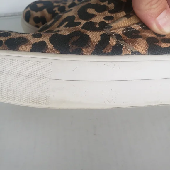 Steve Madden Womens Slip On Shoes Cheetah Leopard Print Size 8.5M Used - Picture 9 of 11